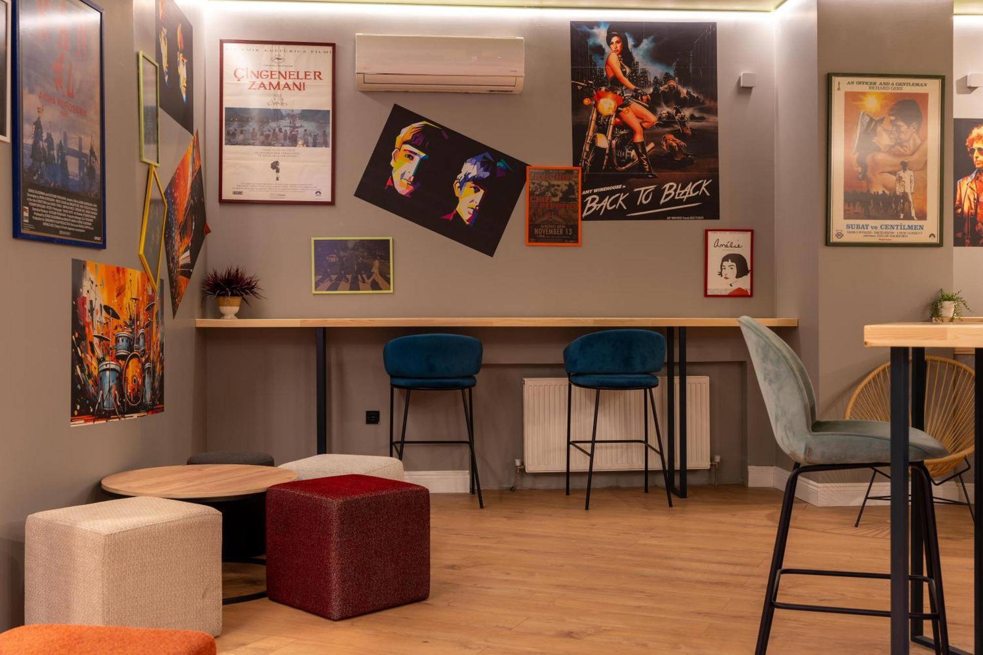 The Central House Istanbul Galata Hostel — Foto’s 2